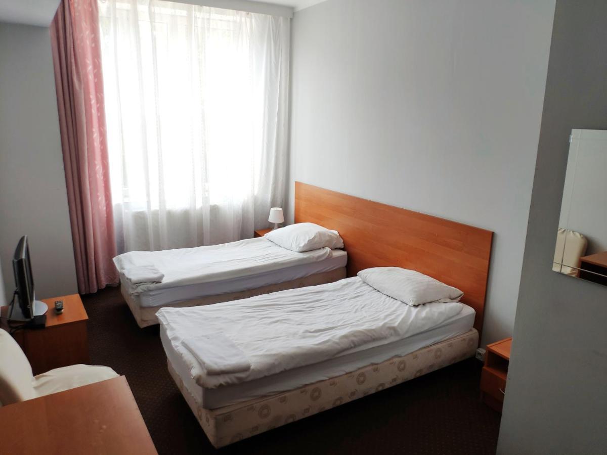 Hotel Akor บิดกอชซ์ ภายนอก รูปภาพ