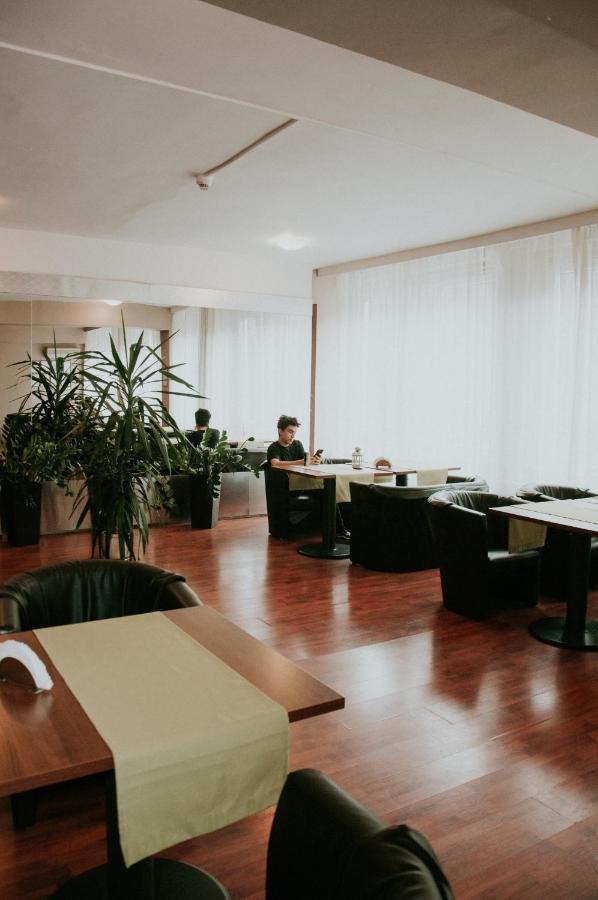 Hotel Akor บิดกอชซ์ ภายนอก รูปภาพ