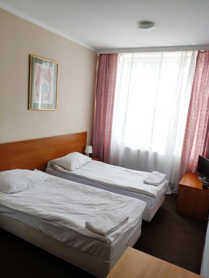 Hotel Akor บิดกอชซ์ ภายนอก รูปภาพ